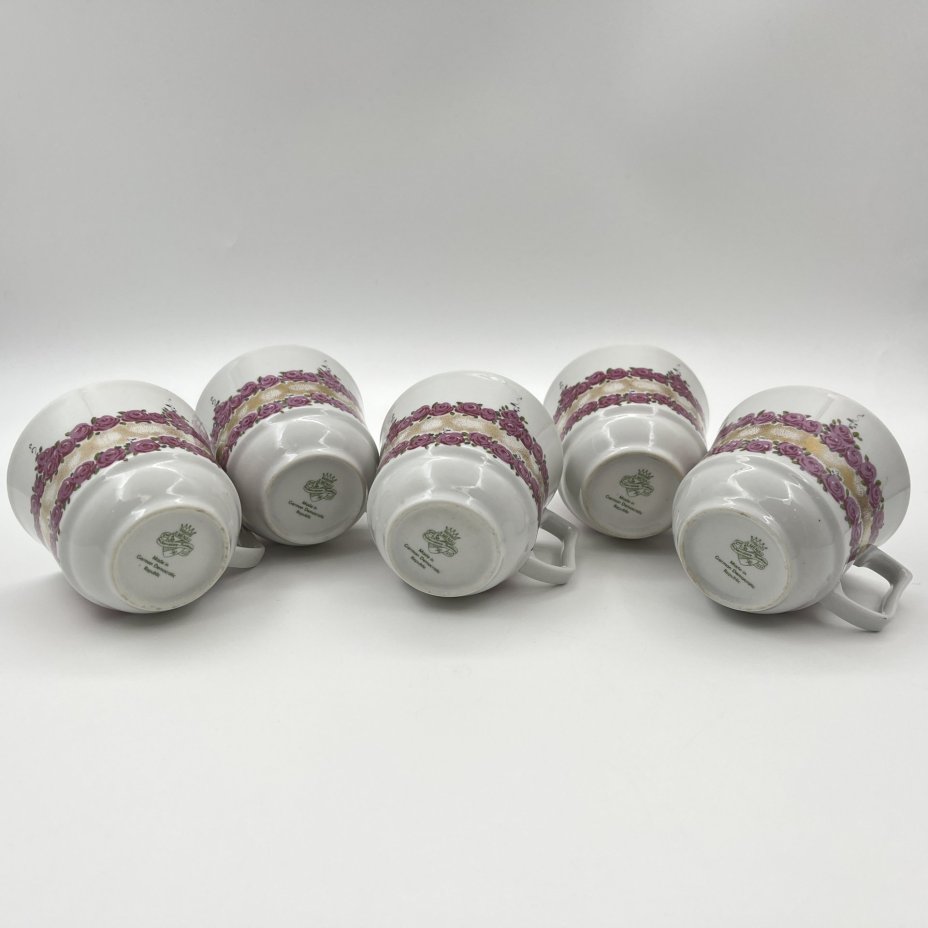 Сервиз чайно-кофейный на 5 персон (12 предметов), украшенный цветочным декором, фарфор, деколь, золочение, Graf Von Henneberg Porzellan, 1777 Jlmenau, ГДР, 1973-1977 гг.