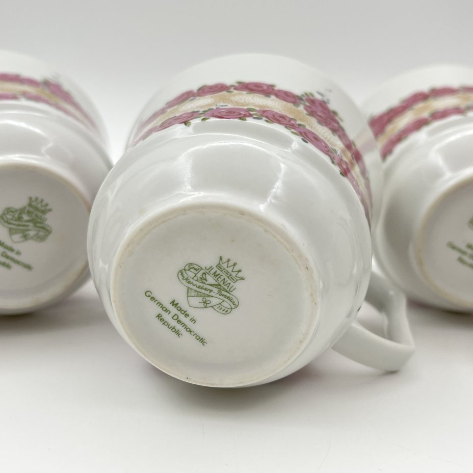 Сервиз чайно-кофейный на 5 персон (12 предметов), украшенный цветочным декором, фарфор, деколь, золочение, Graf Von Henneberg Porzellan, 1777 Jlmenau, ГДР, 1973-1977 гг.