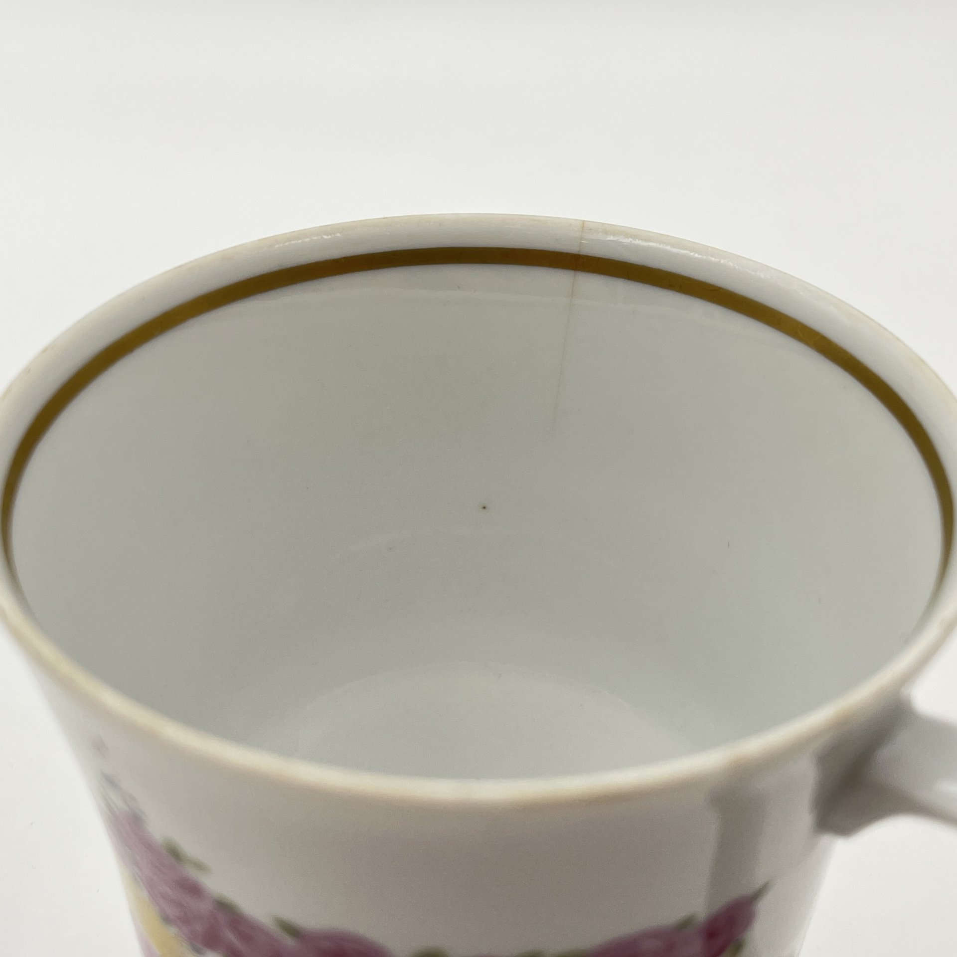 Сервиз чайно-кофейный на 5 персон (12 предметов), украшенный цветочным декором, фарфор, деколь, золочение, Graf Von Henneberg Porzellan, 1777 Jlmenau, ГДР, 1973-1977 гг.