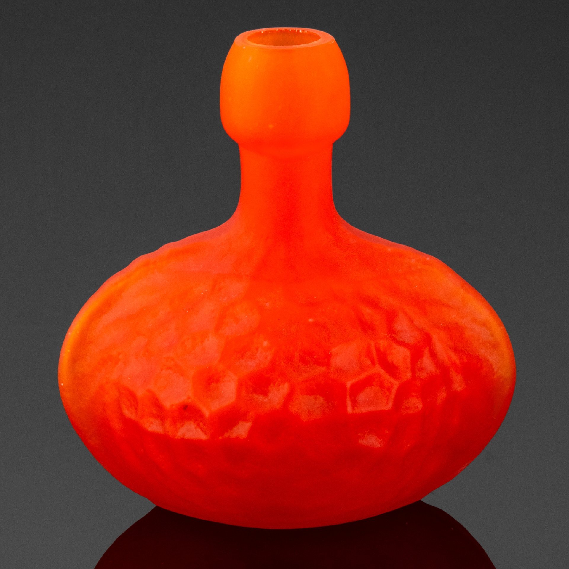 Ваза миниатюрная оранжевого оттенка в стиле модерн
