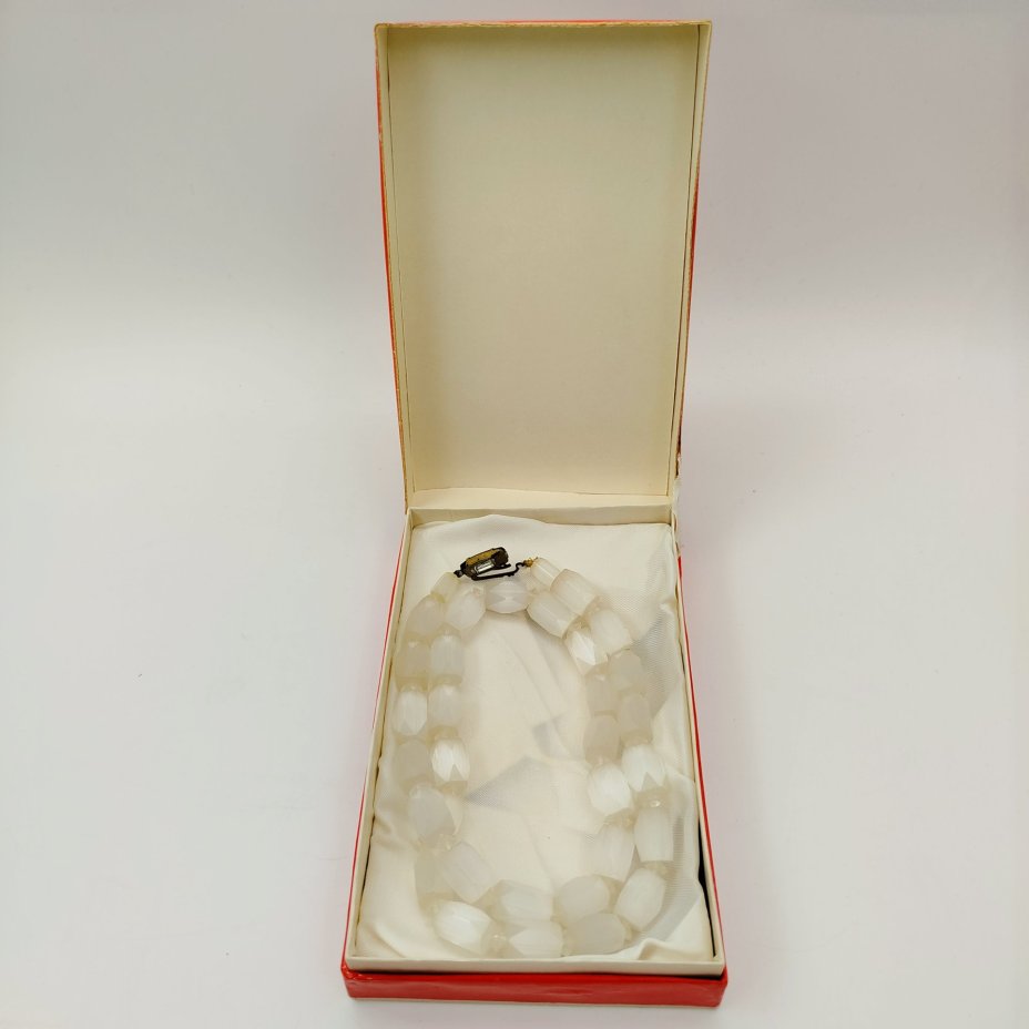 Бусы винтажные из "сатинового стекла" в подарочной коробке, стекло, металл, Чехословакия, 1950-1970 гг.