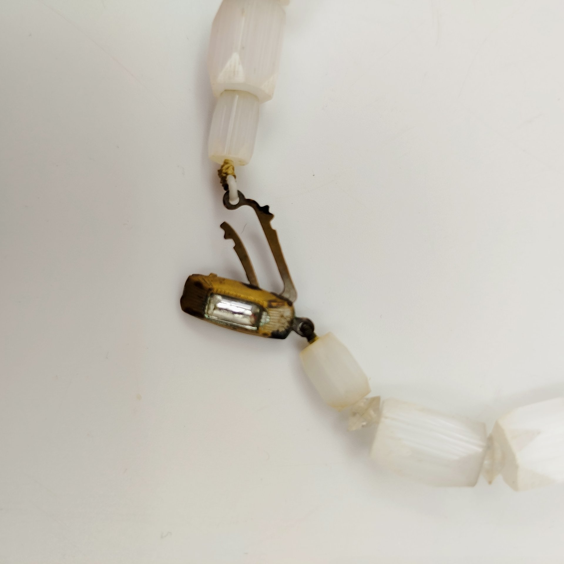 Бусы винтажные из "сатинового стекла" в подарочной коробке, стекло, металл, Чехословакия, 1950-1970 гг.