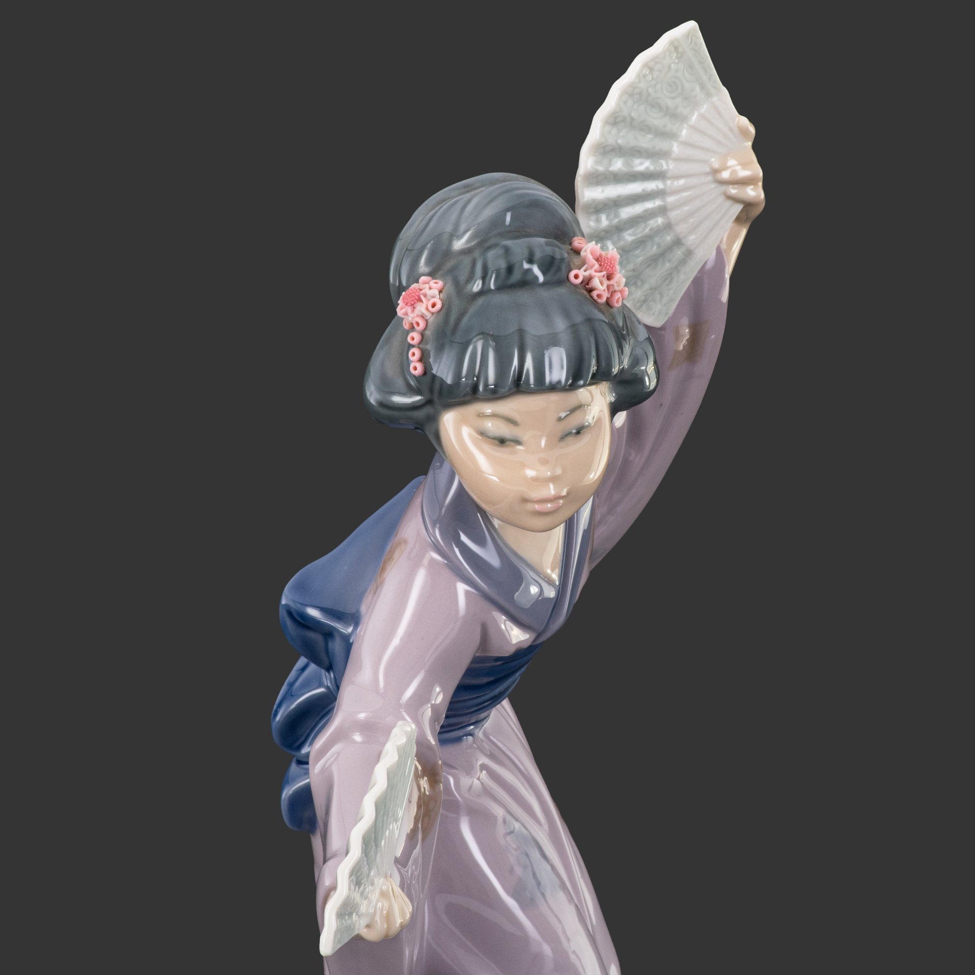 Статуэтка "Madama Butterfly" ("Танец гейши с веерами"), скульптор Salvador Debon, фарфор, роспись, Lladro, Испания, 1970-1990 гг.
