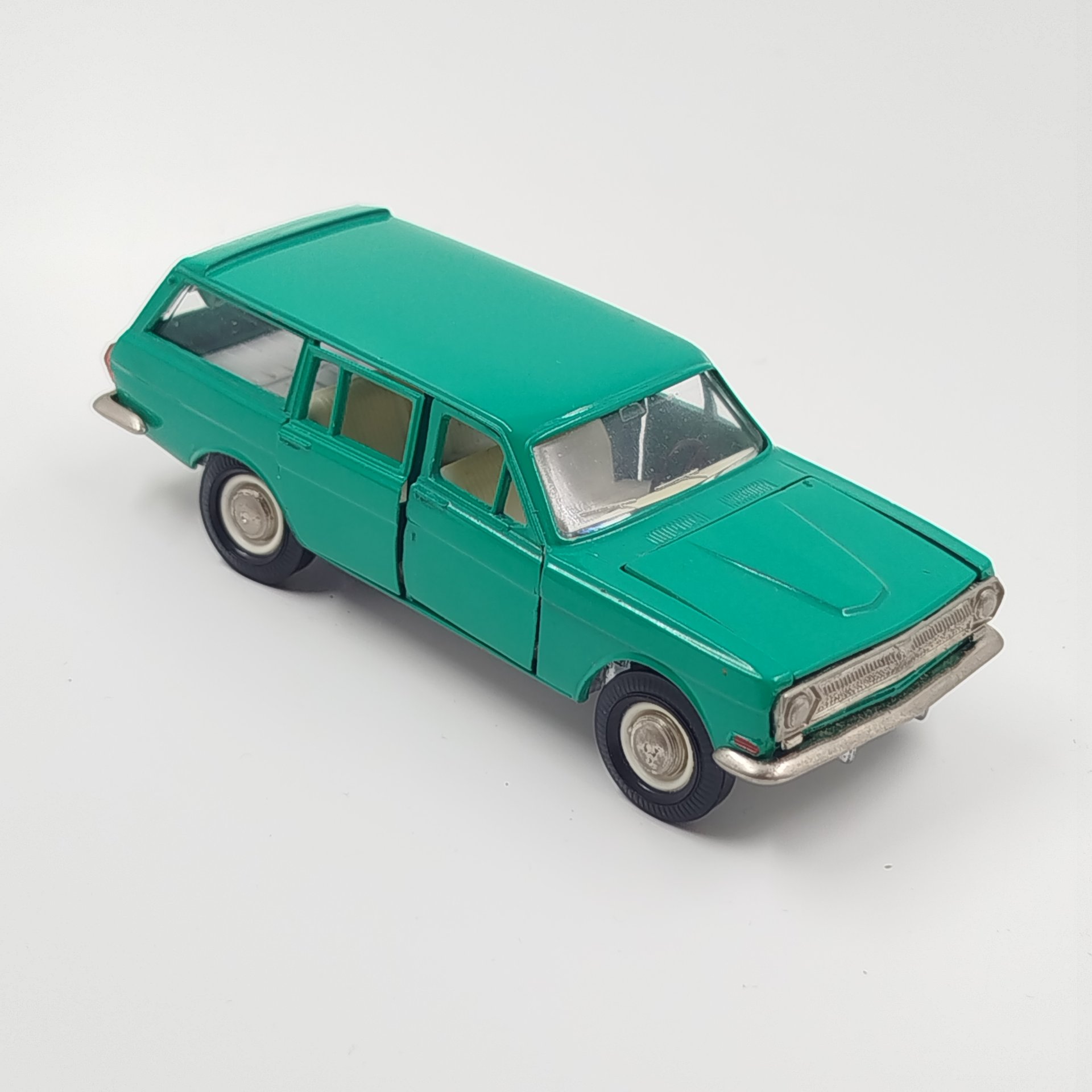 Модель автомобиля "ГАЗ 2402" (Волга), в масштабе 1:43 — фото 2
