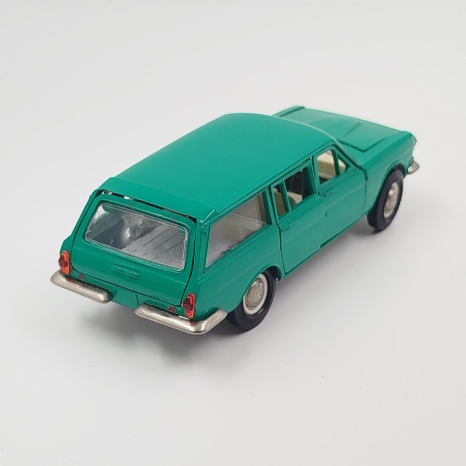 Модель автомобиля "ГАЗ 2402" (Волга), в масштабе 1:43