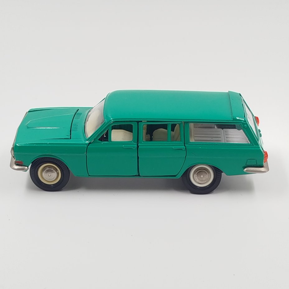 Модель автомобиля "ГАЗ 2402" (Волга), в масштабе 1:43