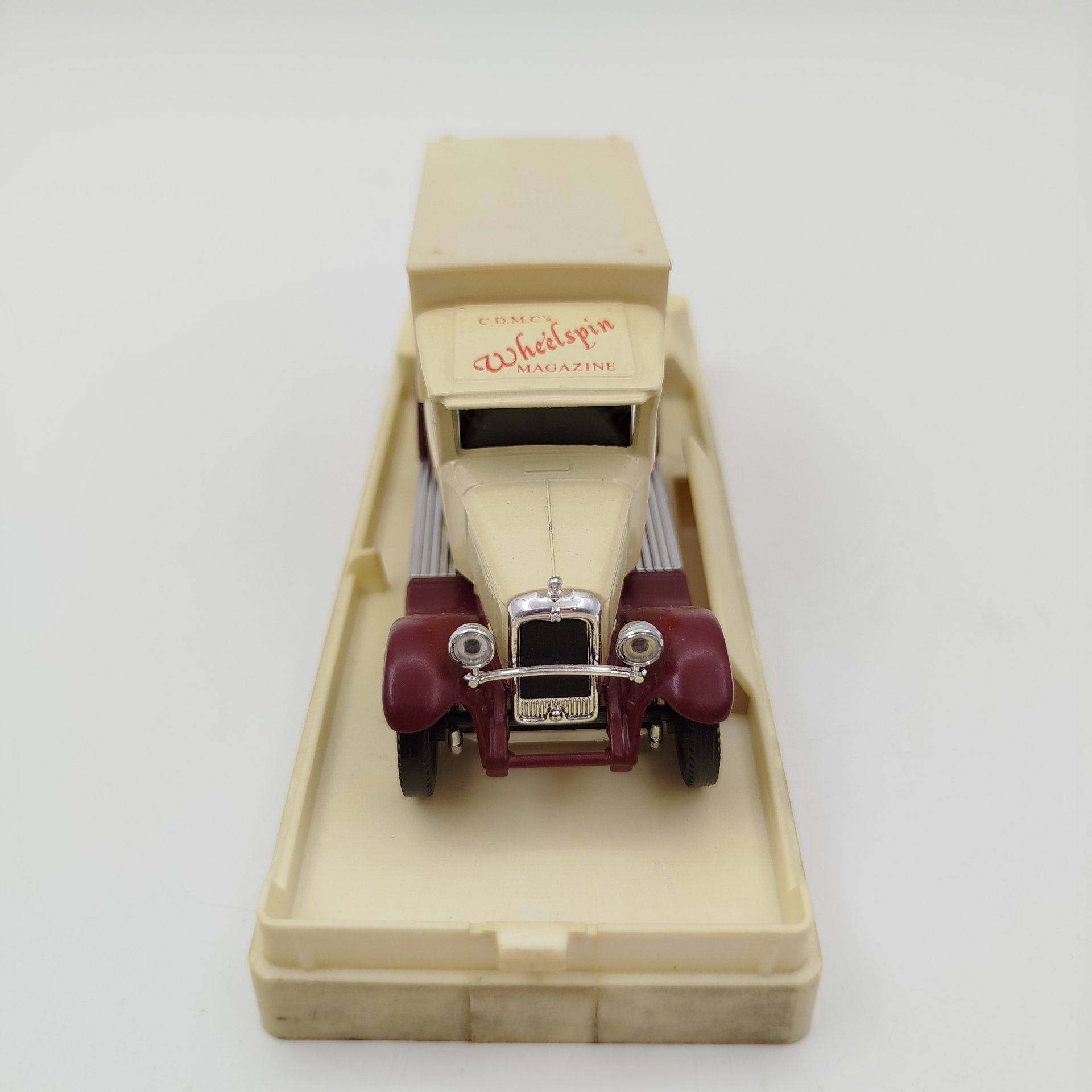 Модель автомобиля "Citroen C4F" в честь 15-летия Diecast Model Club, Solido