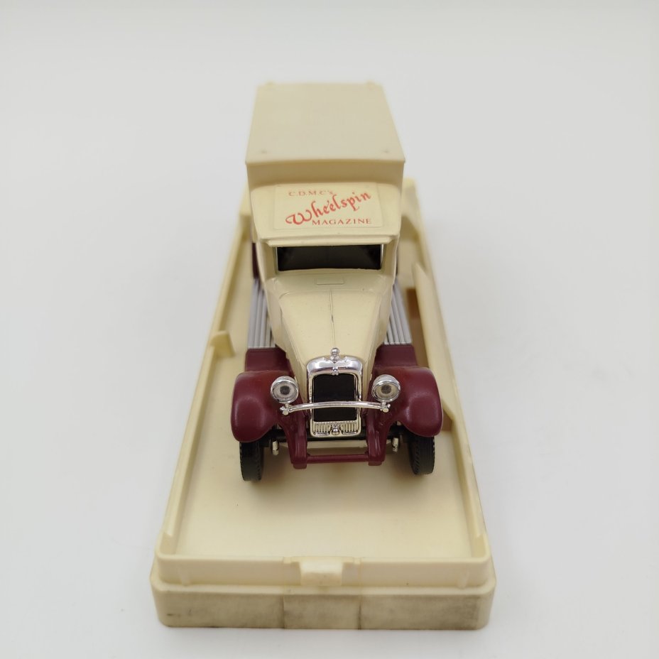 Модель автомобиля "Citroen C4F" в честь 15-летия Diecast Model Club, Solido