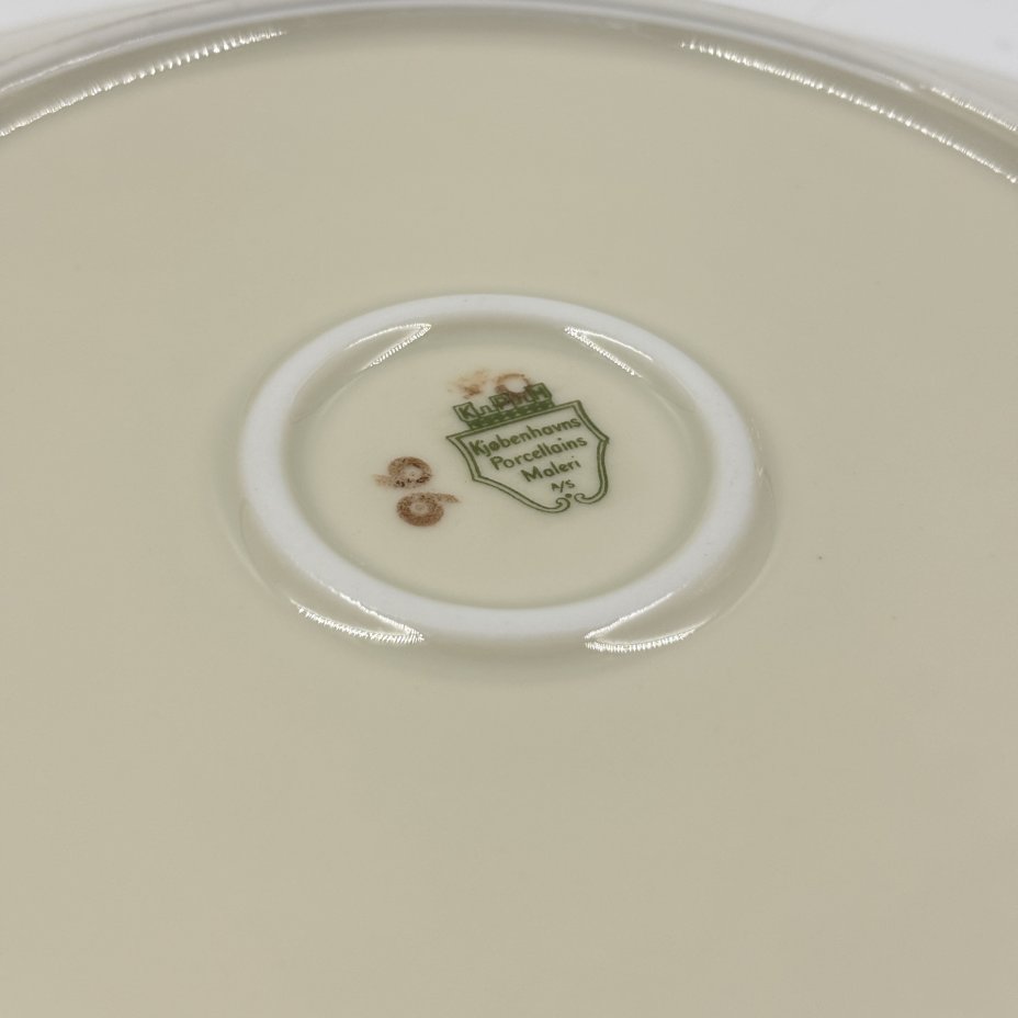 Блюдо круглое с цветочным декором, Kjøbenhavns Porcellains Maleri (KPM)