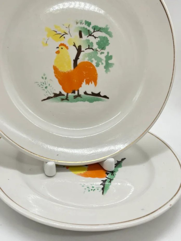 Пара тарелок "Петушок" с декором в виде иллюстрации, фарфор, деколь, Дулевский фарфоровый завод (Дулёво), СССР, 1957 г.