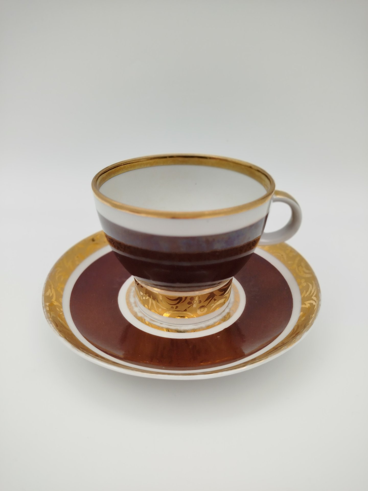 Пара чайная коричневого цвета с орнаментальным декором