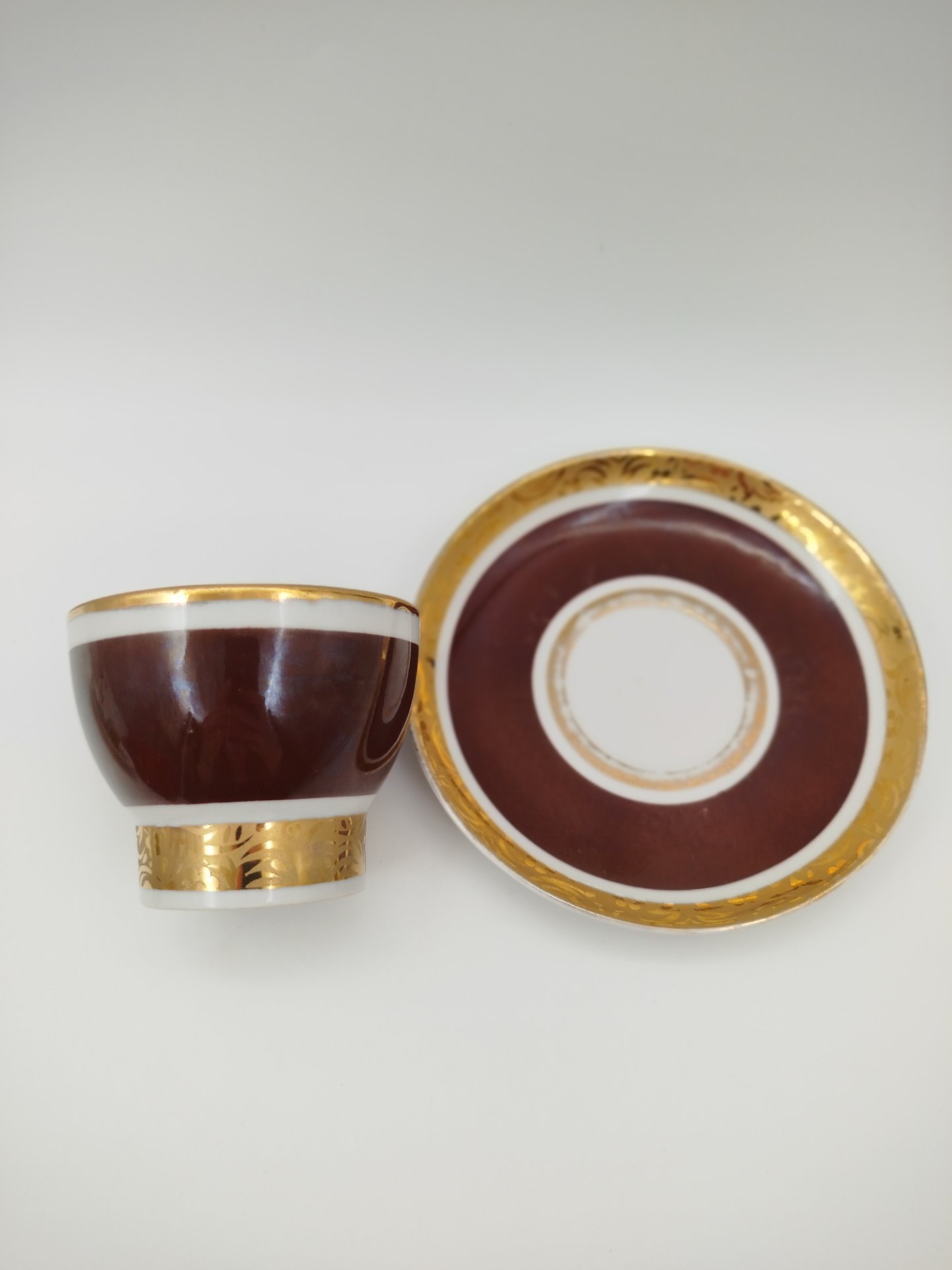 Пара чайная коричневого цвета с орнаментальным декором