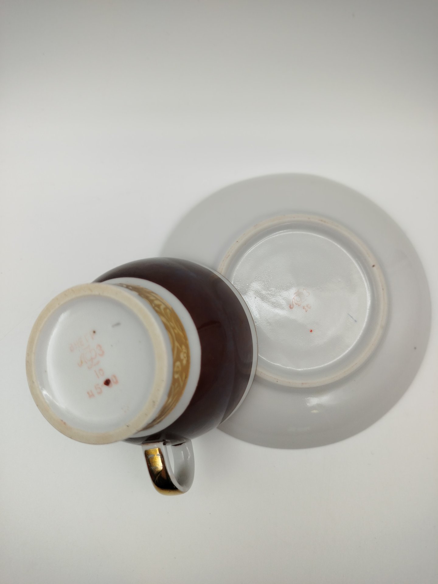 Пара чайная коричневого цвета с орнаментальным декором