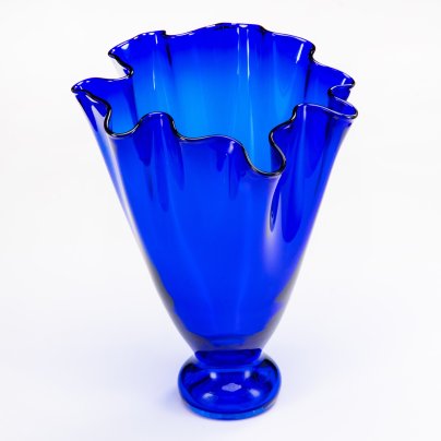Ваза кобальтового оттенка с фестончатым бортом (большая)