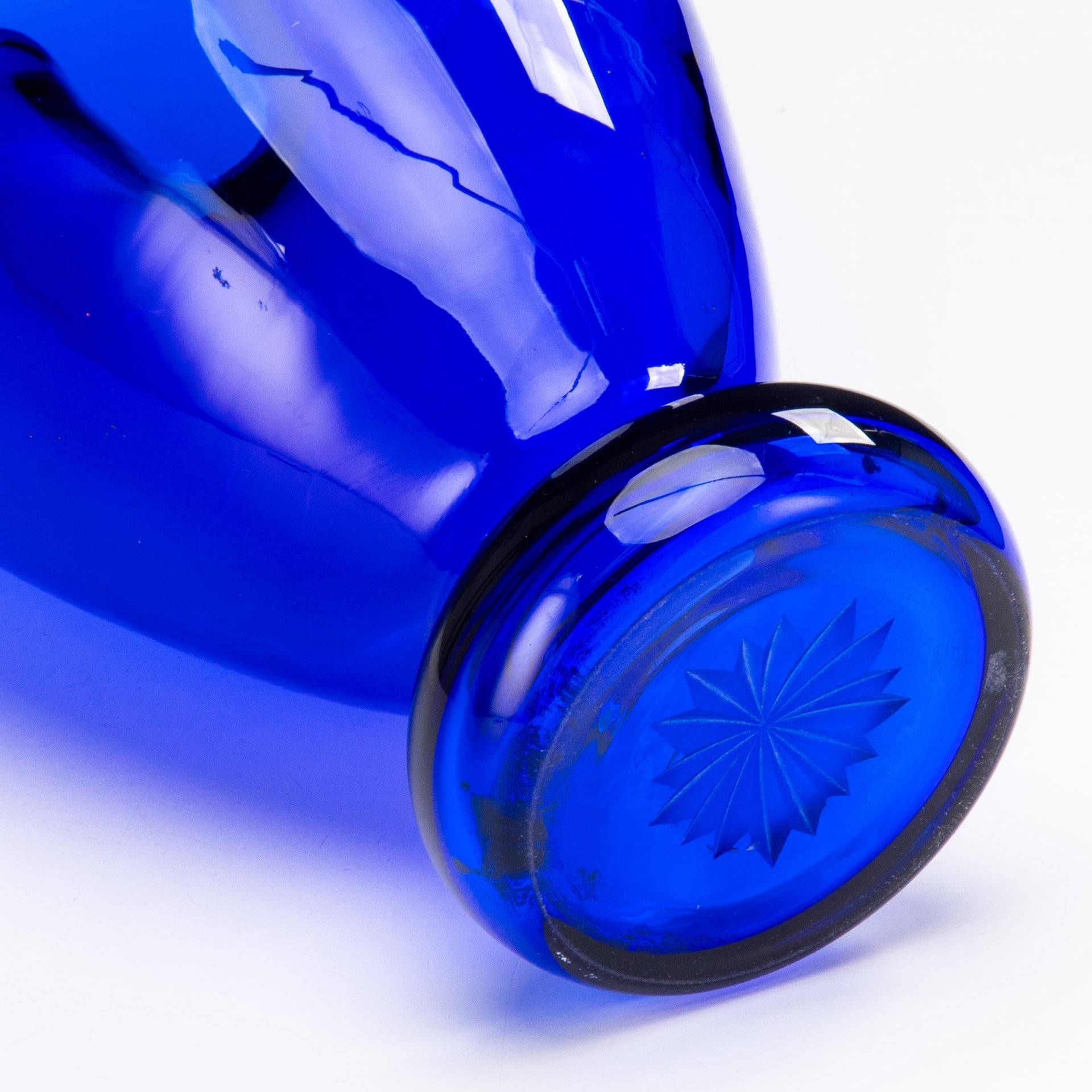 Ваза кобальтового оттенка с фестончатым бортом (большая)