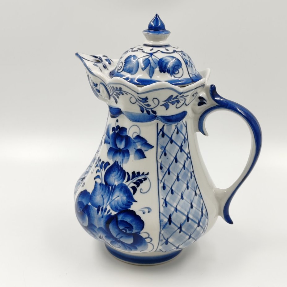 Чайник (кофейник) с цветочным декором, Гжельский фарфоровый завод