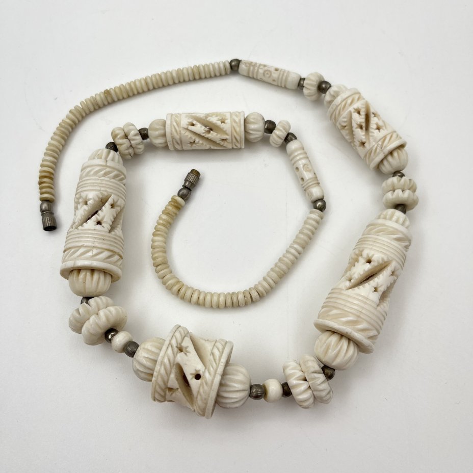 Бусы, кость, резьба, сплав металлов, Азия, 1970-1990 гг.