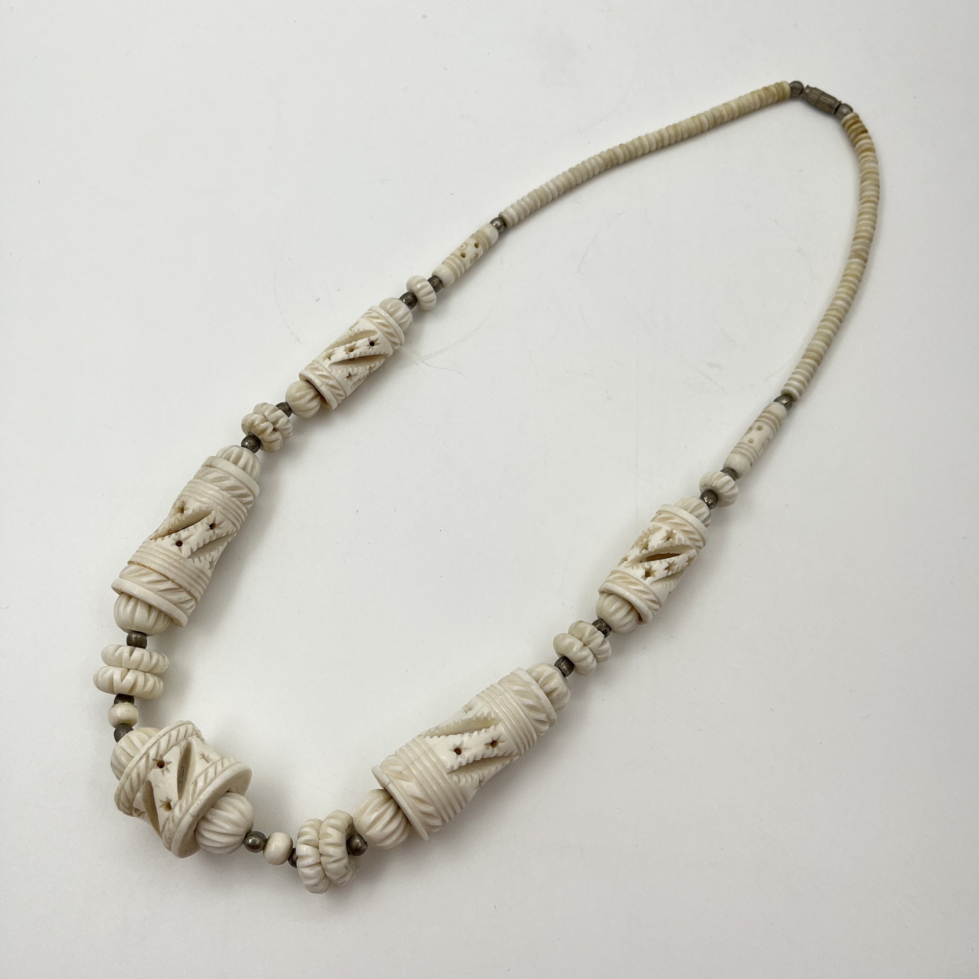 Бусы, кость, резьба, сплав металлов, Азия, 1970-1990 гг.