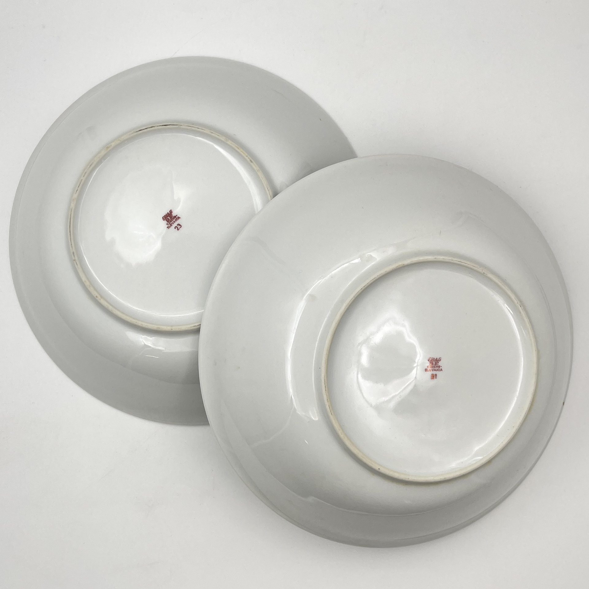 Пара салатников с цветочным декором в розово-зеленой гамме