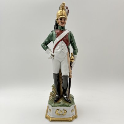 Статуэтка "Солдат-драгун" из серии "Армия Наполеона", мануфактура Muhr (г. Шарлеруа), фарфор, роспись, золочение, Бельгия, 1960-1980 гг.