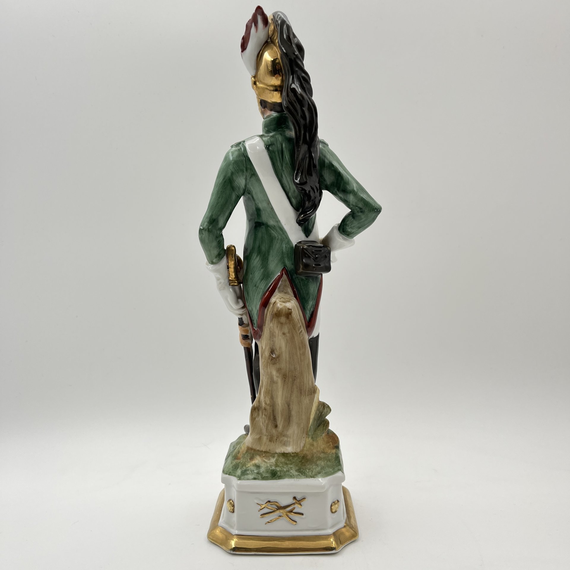 Статуэтка "Солдат-драгун" из серии "Армия Наполеона", мануфактура Muhr (г. Шарлеруа), фарфор, роспись, золочение, Бельгия, 1960-1980 гг.