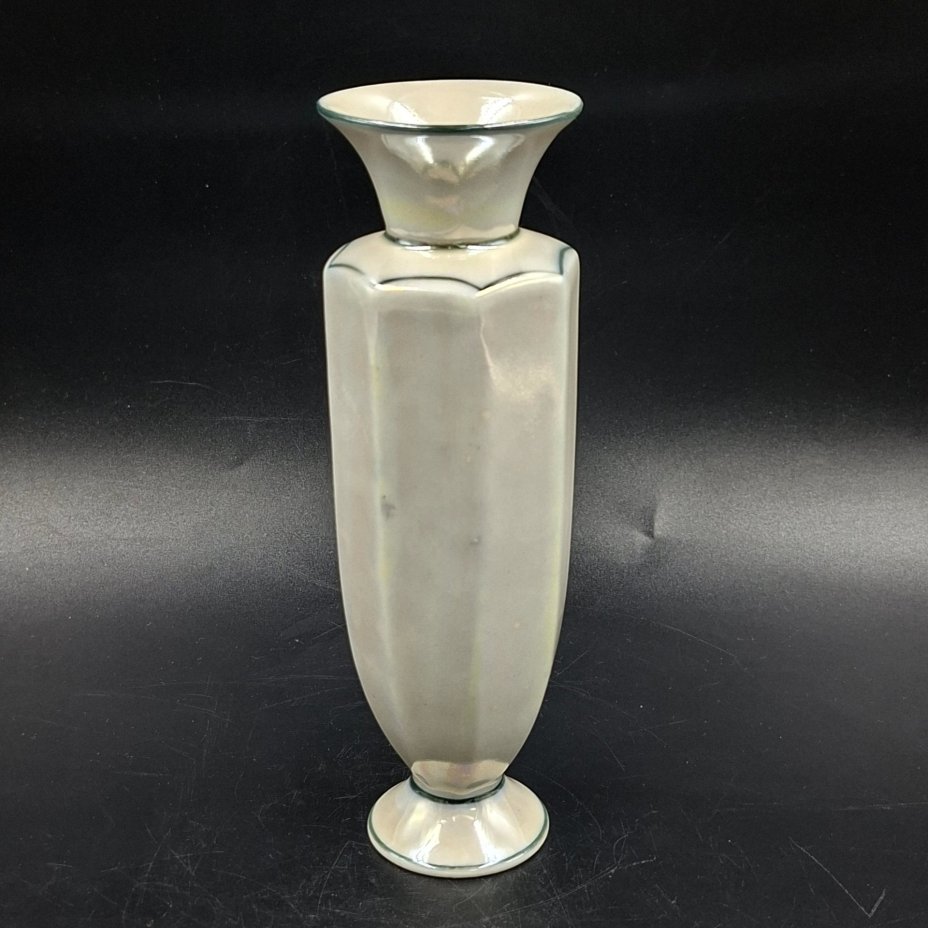 Вазочка с изображением розы на тулове