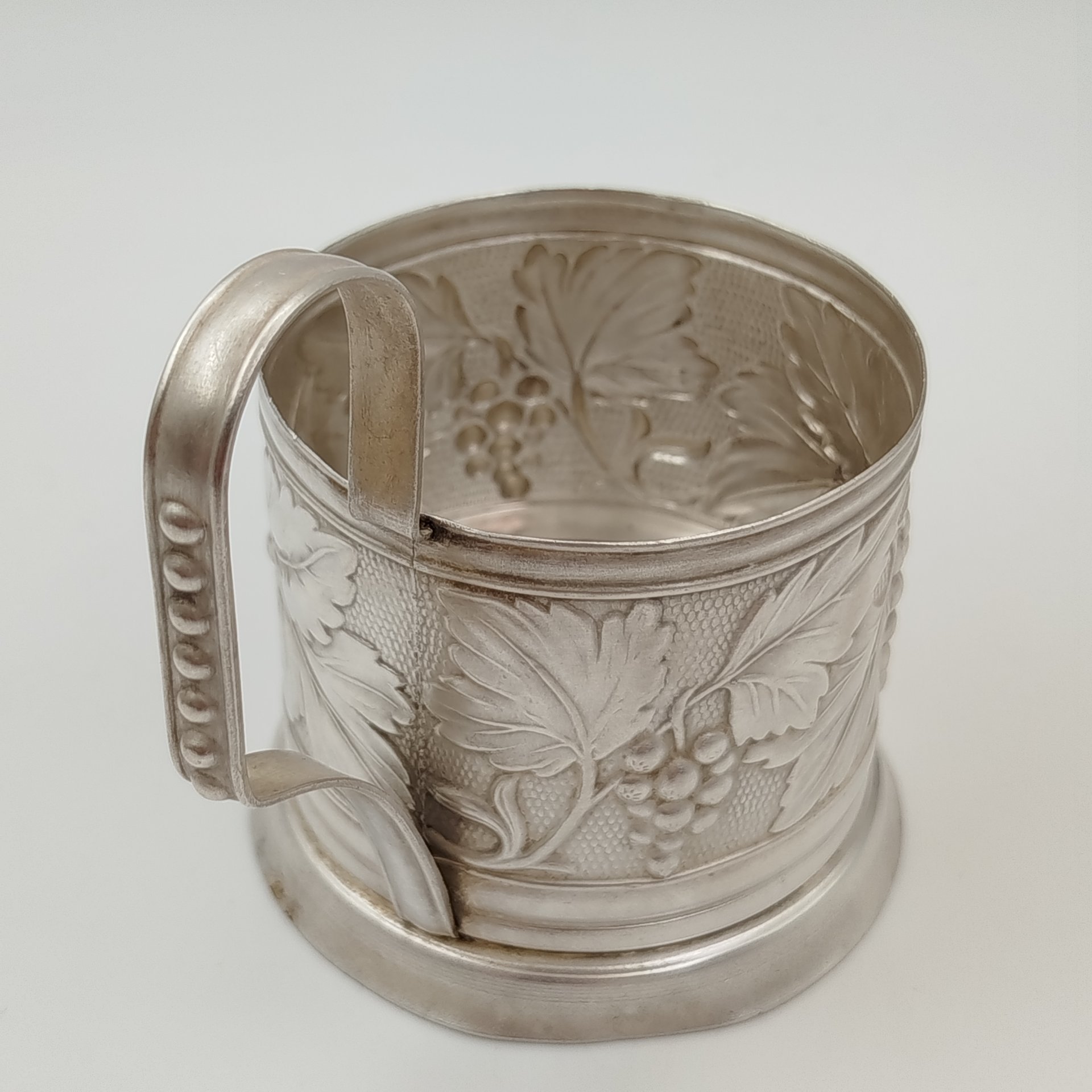 Подстаканник "Виноград", мельхиор (медь-никель), СССР, 1950-1970 гг.