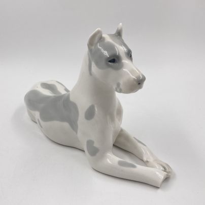 Статуэтка "Мраморный дог", скульптор И.И. Ризнич, фарфор, роспись, Ленинградский фарфоровый завод (ЛФЗ), СССР, 1960-1990 гг.