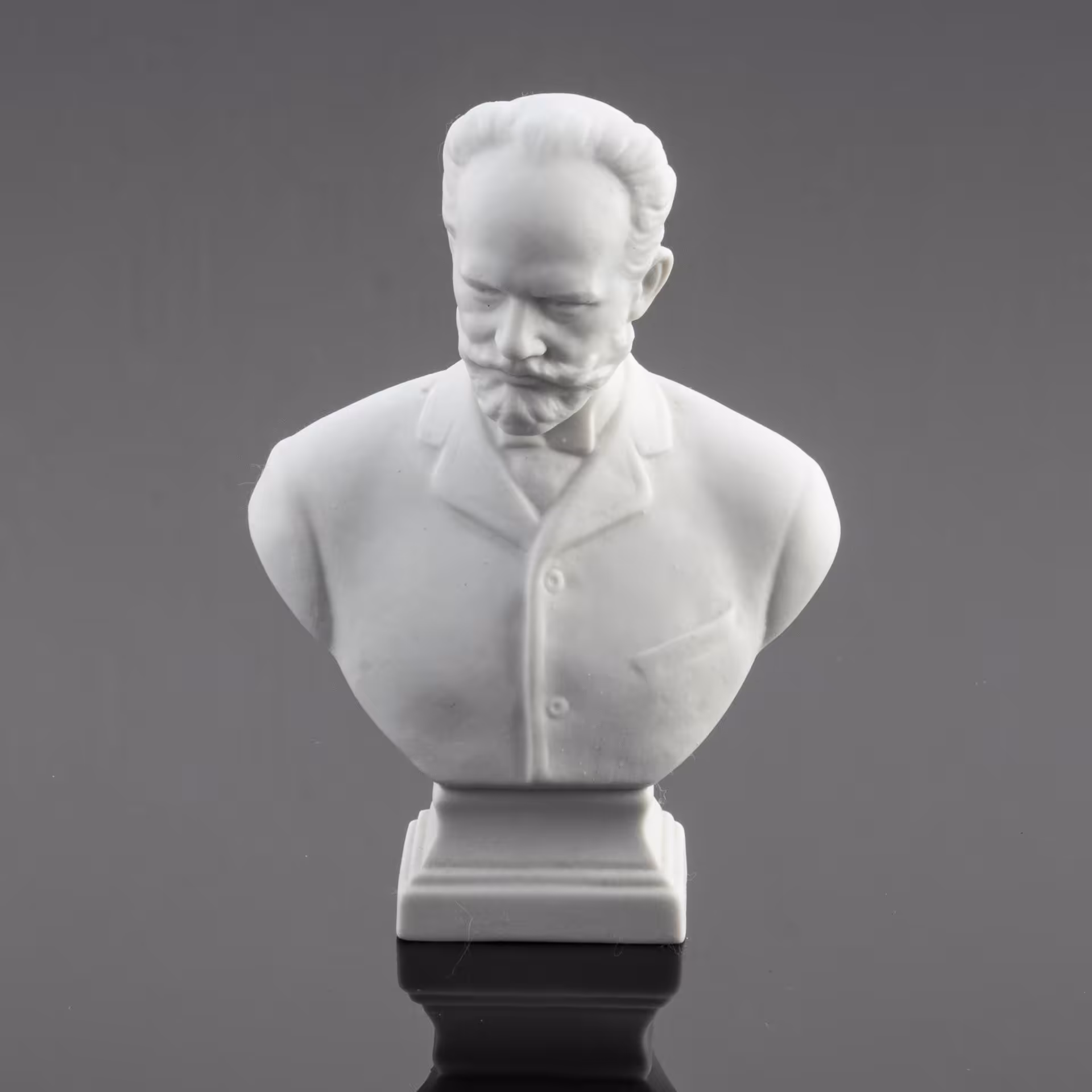 Бюст "П.И. Чайковский", Ленинградский фарфоровый завод (ЛФЗ)