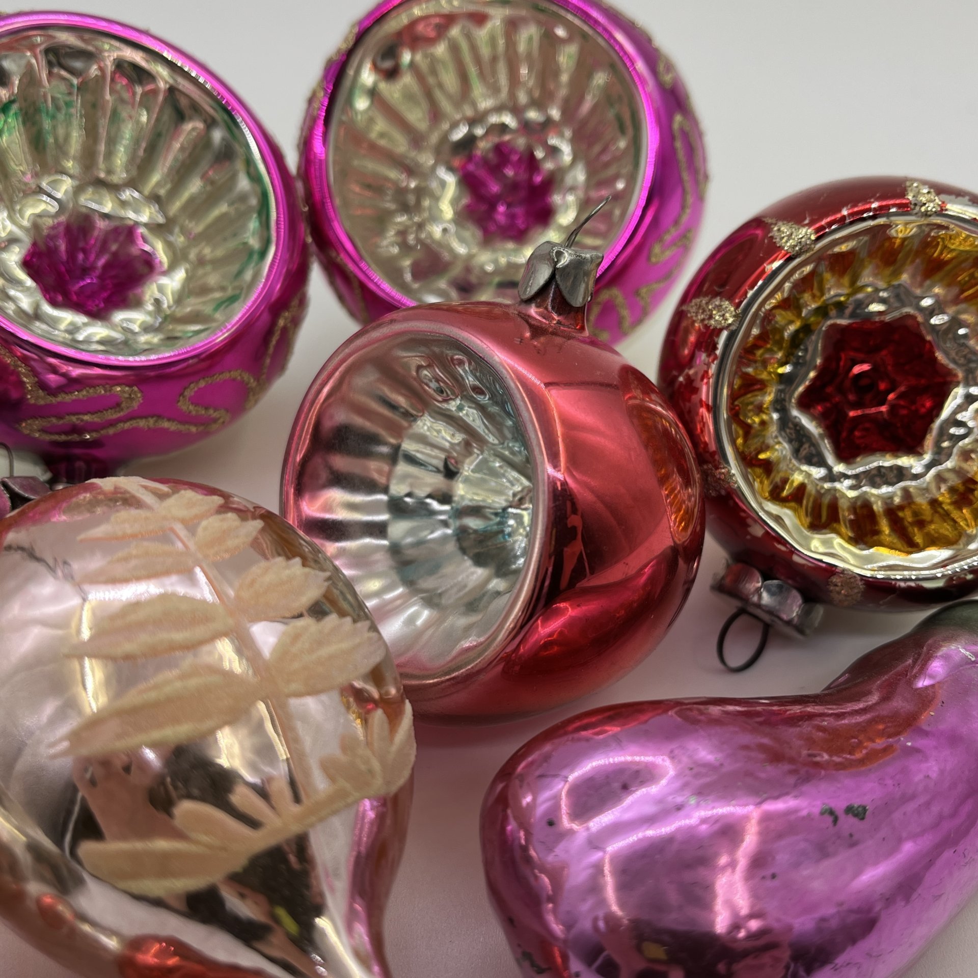 Набор ёлочных игрушек различных форм и расцветок (8 шт.), стекло, краска, металл, СССР, 1960-1990 гг.