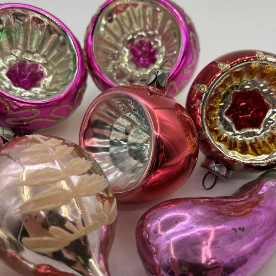 Набор ёлочных игрушек различных форм и расцветок (8 шт.)