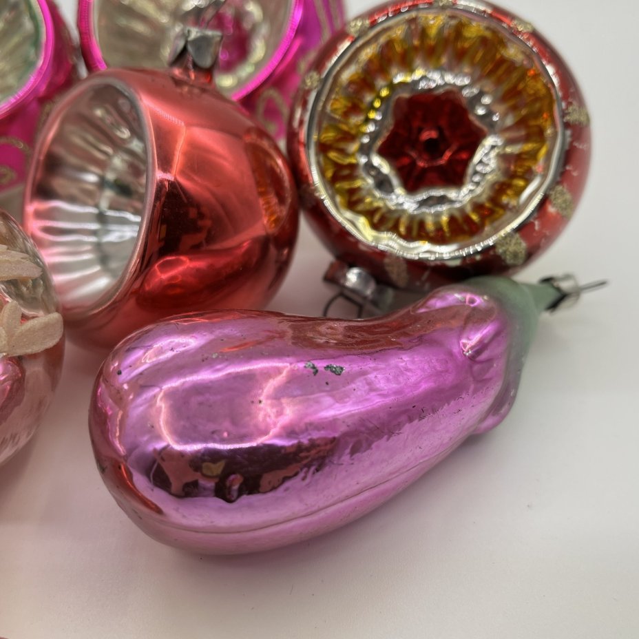 Набор ёлочных игрушек различных форм и расцветок (8 шт.)