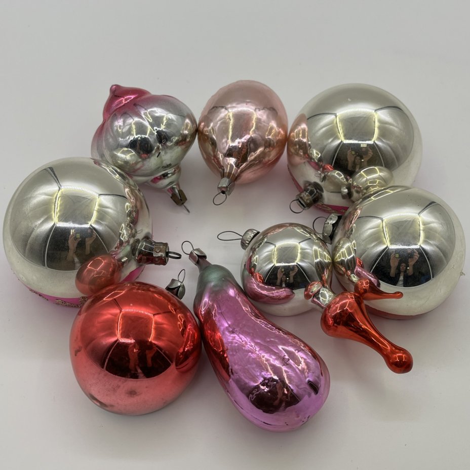 Набор ёлочных игрушек различных форм и расцветок (8 шт.)