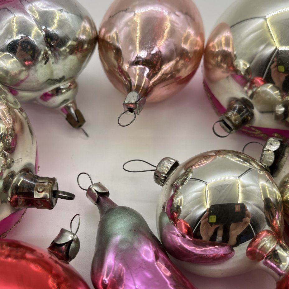 Набор ёлочных игрушек различных форм и расцветок (8 шт.)