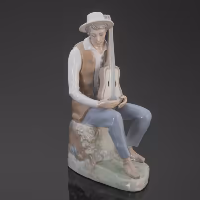 Большая интерьерная фарфоровая фигурка "Музыкант с гитарой", NAO Porcelain