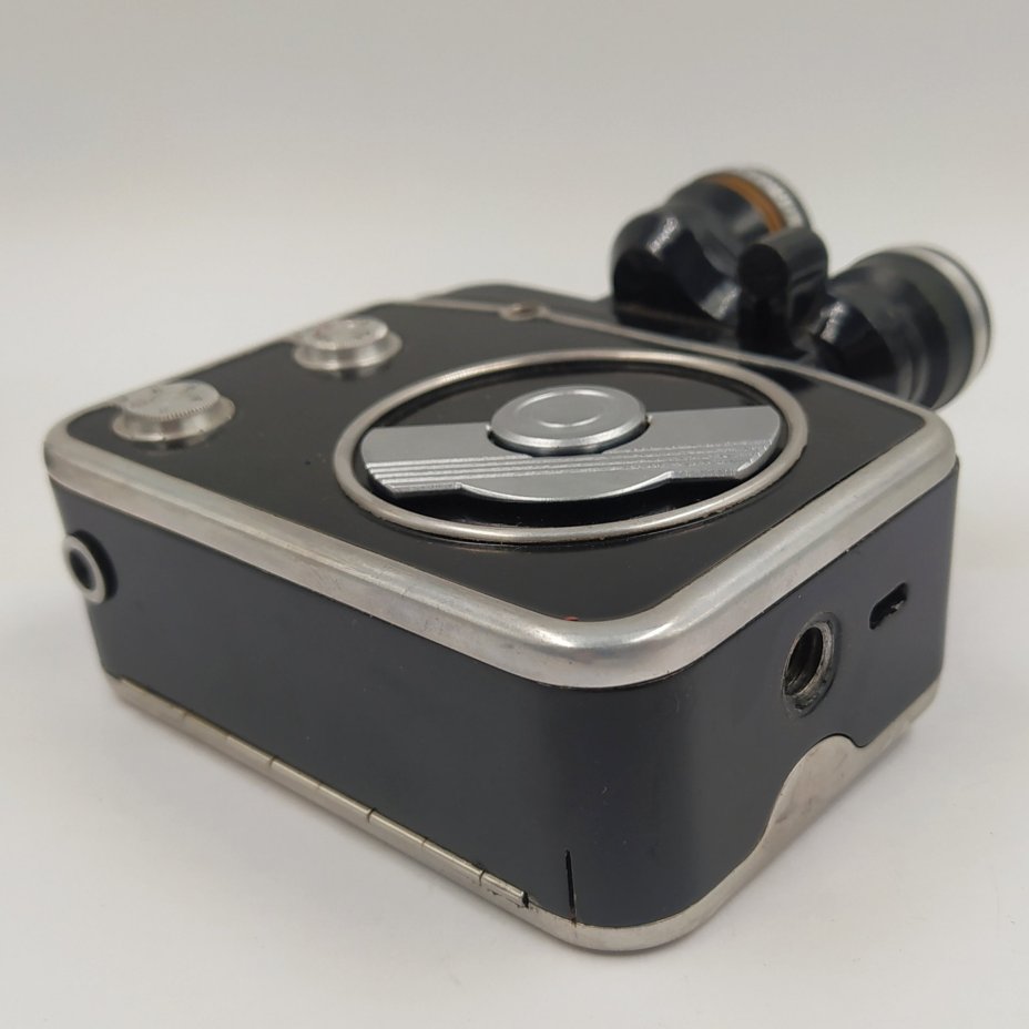 Кинокамера любительская "Экран-4" в кофре, металл, пластик, стекло, кожа, Казанский оптико-механический завод (КОМЗ), СССР, 1965-1969 гг.