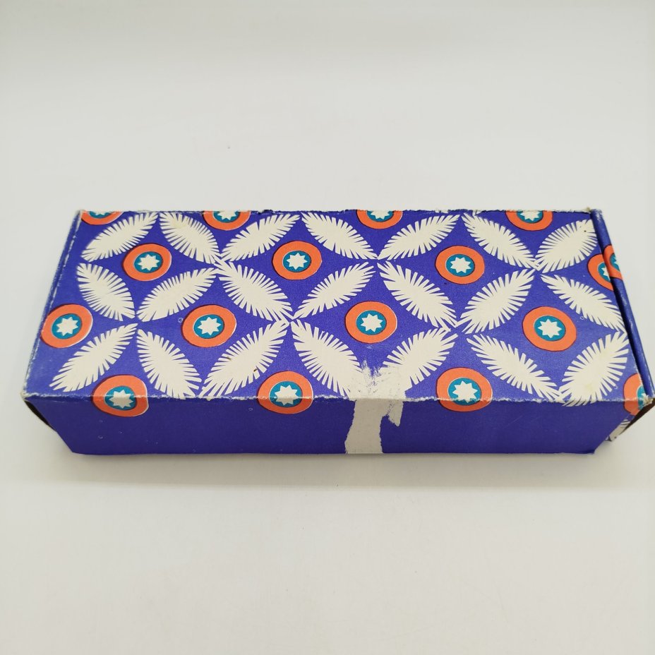 Набор из пяти елочных игрушек "Шишки" в родной упаковке, стекло, картон, метал, Московский завод ёлочных украшений, СССР, 1970-1980 гг.