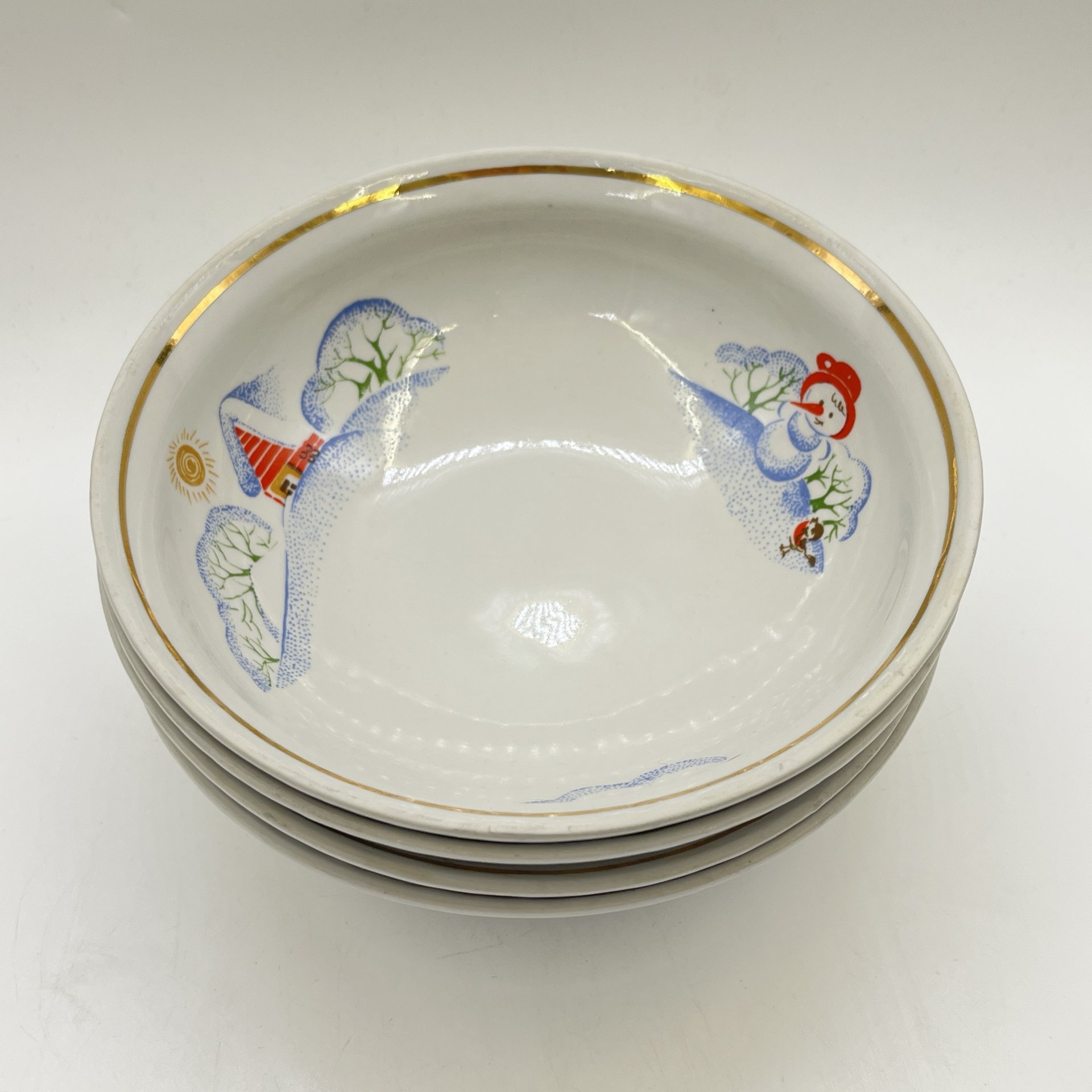 4 суповые тарелки из набора детской посуды "Зимние забавы", автор формы В. Г. Спица, фарфор, деколь, золочение, Тернопольский фарфоровый завод, СССР, 1970-1990 гг.