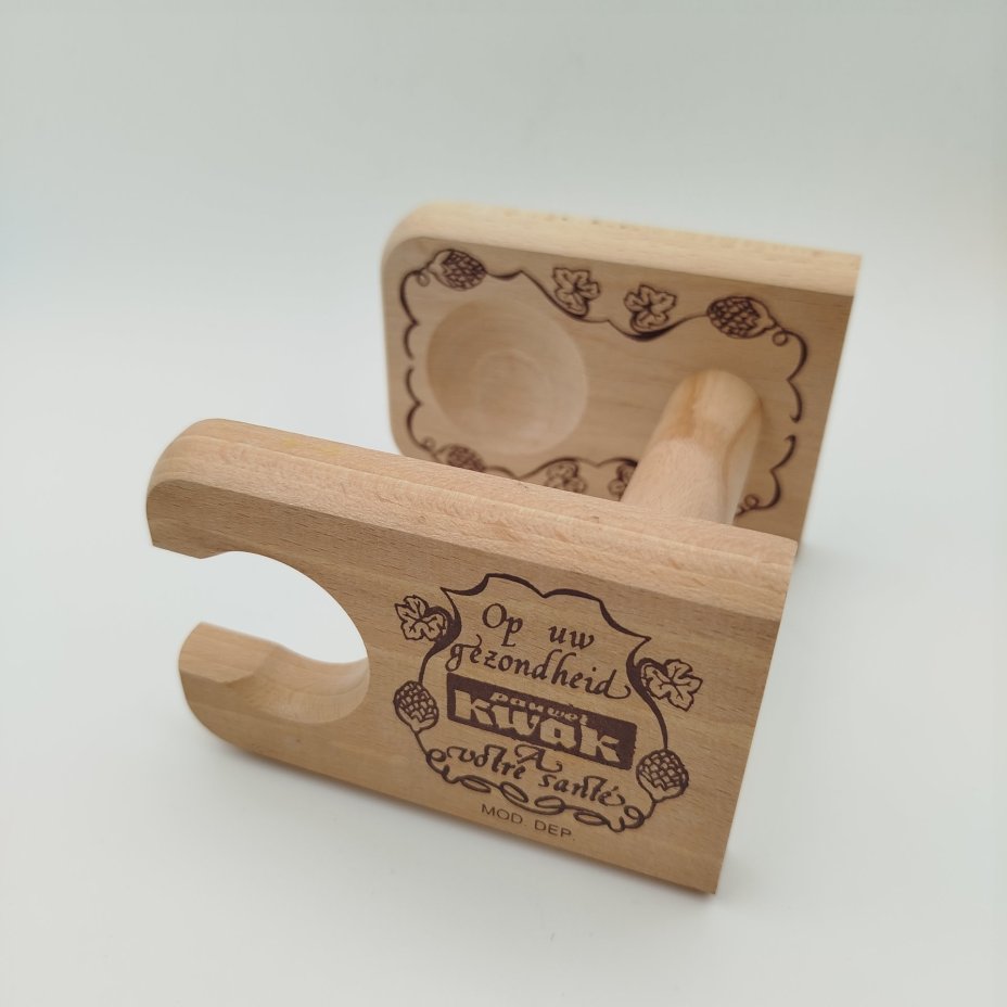 Бокал для пива (для Квака (Kwak)) уникальной формы с ручкой выполненной из дерева