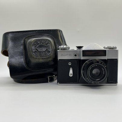 Фотоаппарат "Зенит-Е"  с объективом "Индустар-50-2"в оригинальном кофре, Красногорский механический завод (КМЗ)