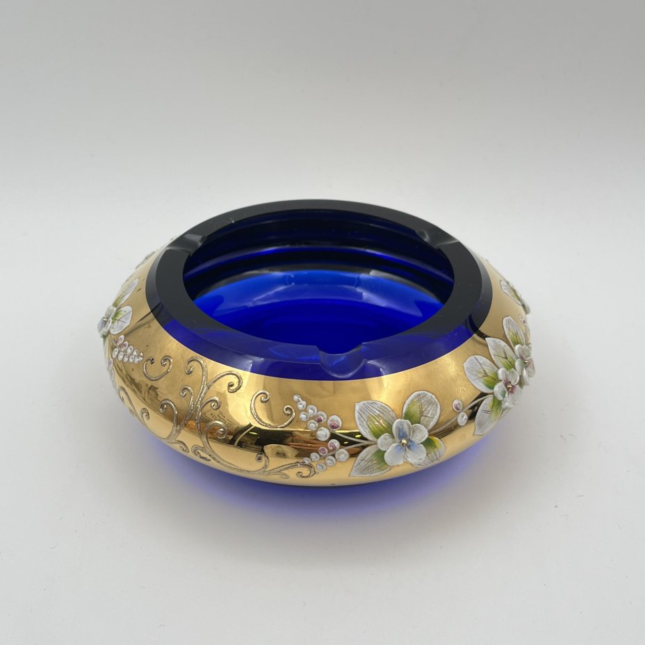 Пепельница с лепным цветочным декором, стекло, роспись, мастика, золочение, Bohemia Crystal (Bohemia Glass), Чехословакия, 1970-1980 гг.