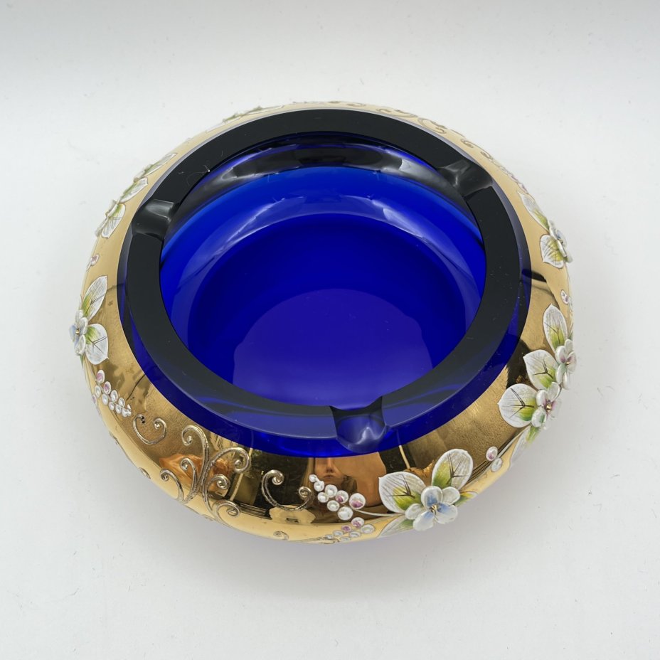 Пепельница с лепным цветочным декором, стекло, роспись, мастика, золочение, Bohemia Crystal (Bohemia Glass), Чехословакия, 1970-1980 гг.