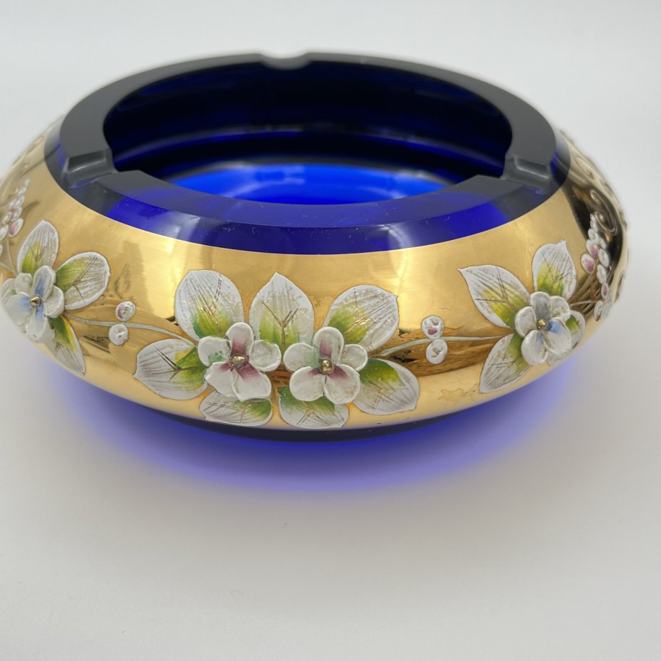 Пепельница с лепным цветочным декором, стекло, роспись, мастика, золочение, Bohemia Crystal (Bohemia Glass), Чехословакия, 1970-1980 гг.