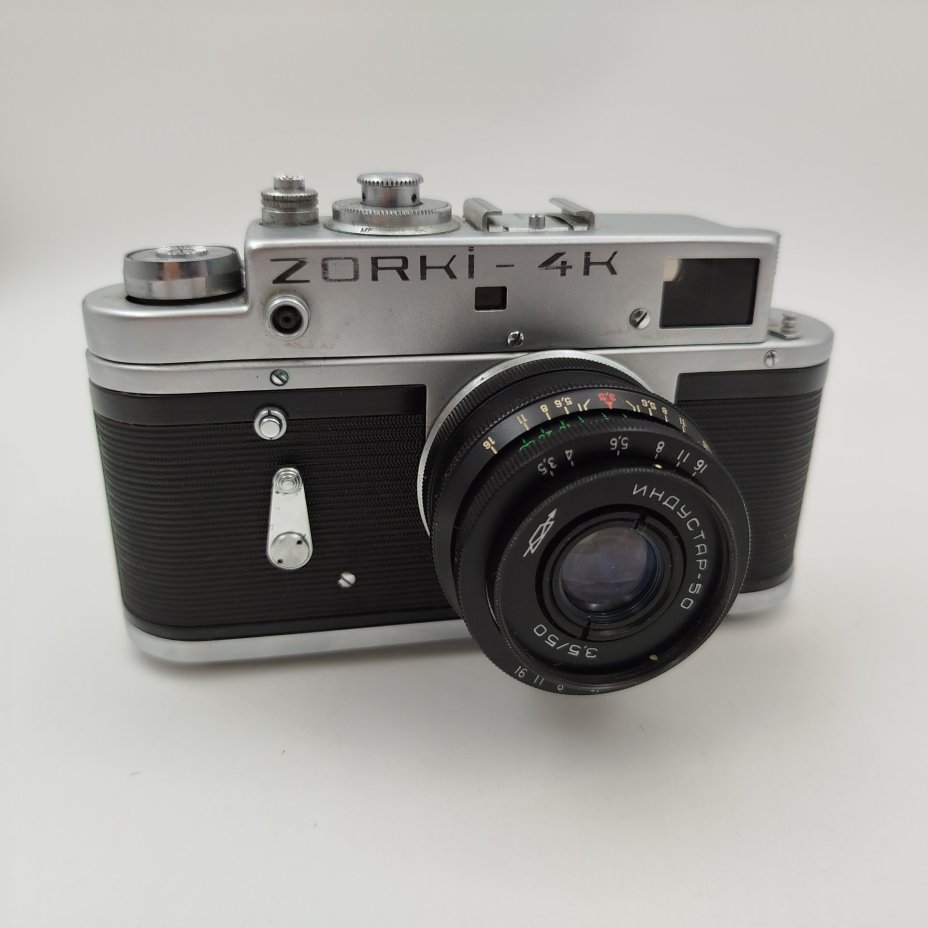 Фотоаппарат пленочный "Зоркий-4К" с объективом "Индустар-50" в оригинальном кофре, металл, стекло, кожа, полимерный материал, Красногорский механический завод (КМЗ), СССР, 1950-1970 гг.