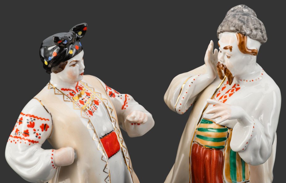 Скульптурная композиция "Одарка и Карась", автор В.И. Щербина, Киевский экспериментальный керамико-художественный завод (КЭКХЗ)