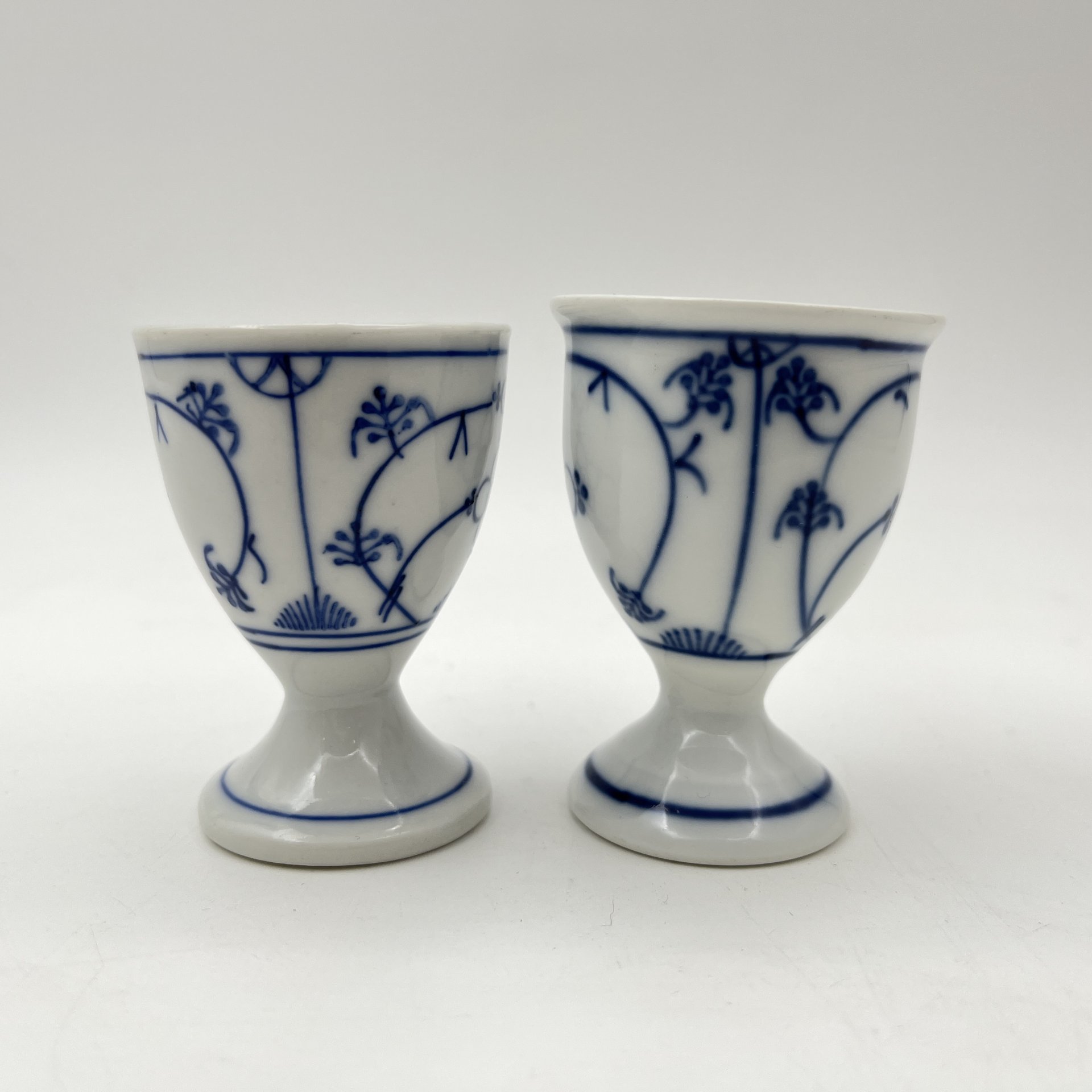 Пашотницы "Луковый узор" (Zwiebelmuster, Indish Blau) на 2 персоны (в подборе), фарфор, роспись, Западная Европа, 1970-1990 гг.