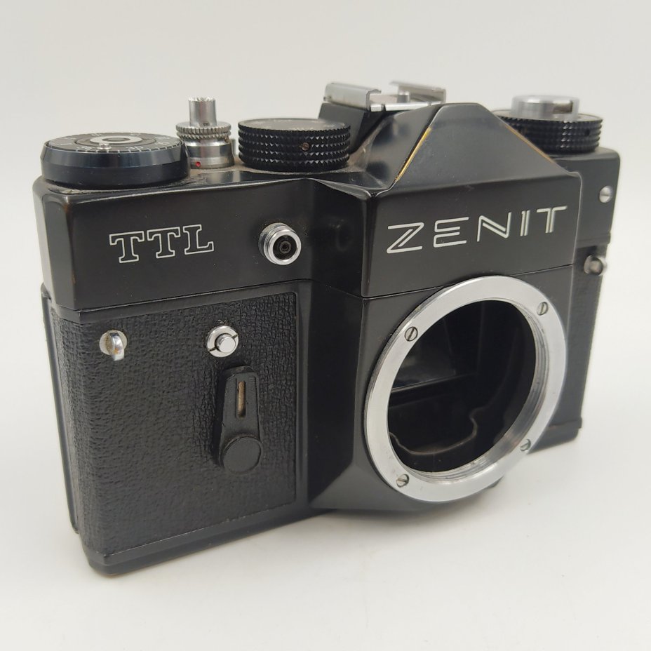 Фотоаппарат плёночный "Зенит-TTL" в оригинальном кофре (без объектива), металл, пластик, стекло, кожа, Красногорский механический завод (КМЗ), СССР, 1978-1985 гг., Красногорский механический завод (КМЗ)