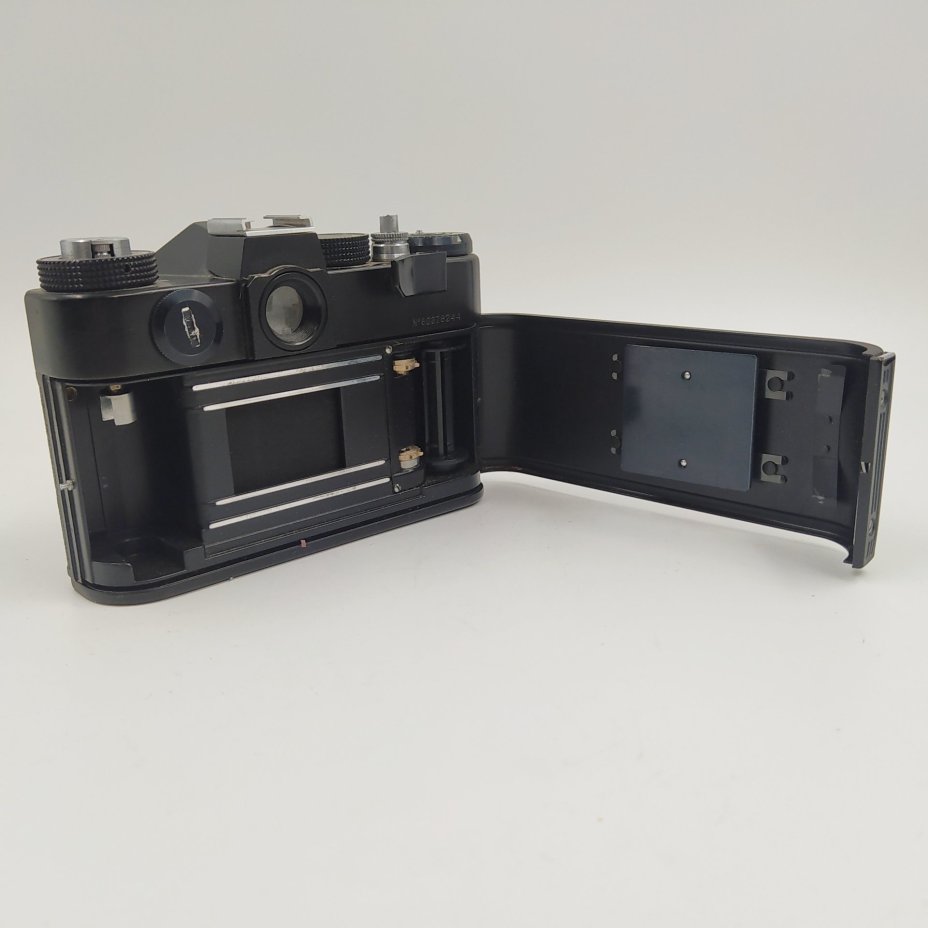 Фотоаппарат плёночный "Зенит-TTL" в оригинальном кофре (без объектива), металл, пластик, стекло, кожа, Красногорский механический завод (КМЗ), СССР, 1978-1985 гг., Красногорский механический завод (КМЗ)