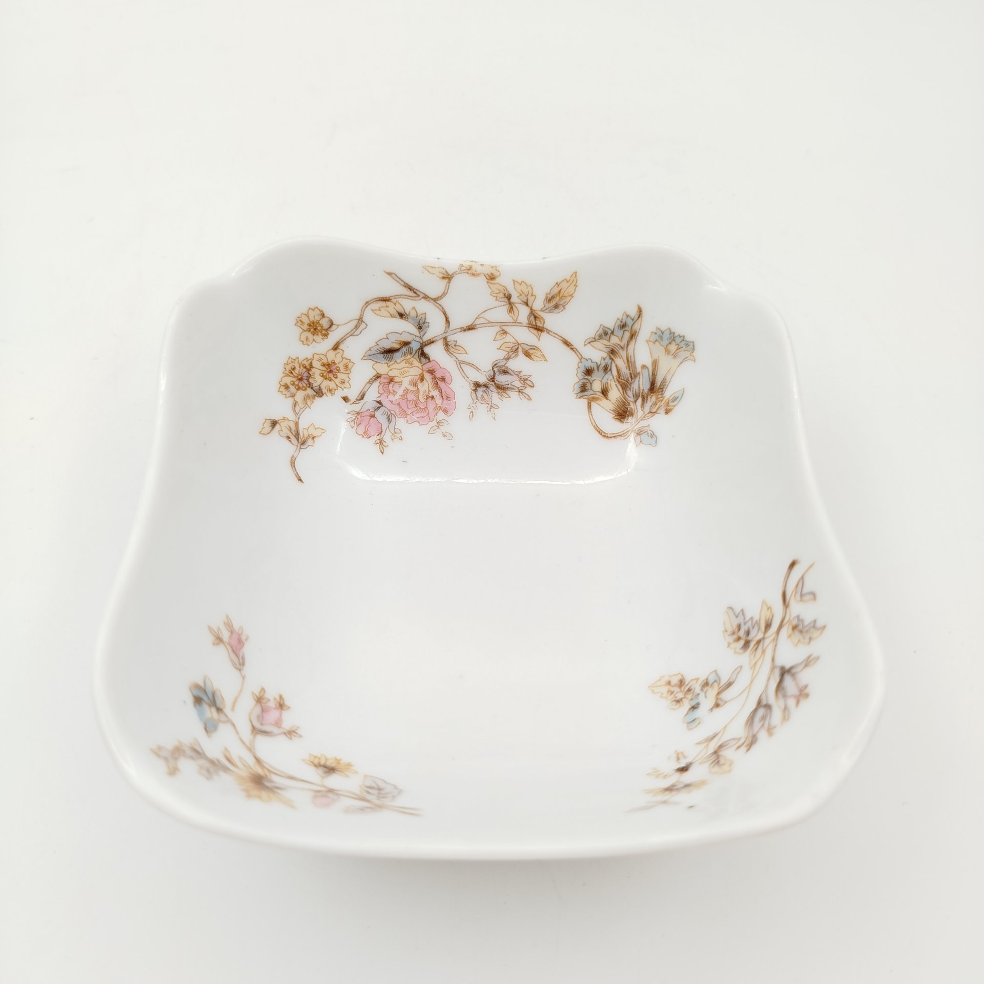 Креманка (розетка) с цветочным декором, фарфор, деколь, Товарищество М.С. Кузнецова, Российская империя, 1890-1910 гг.