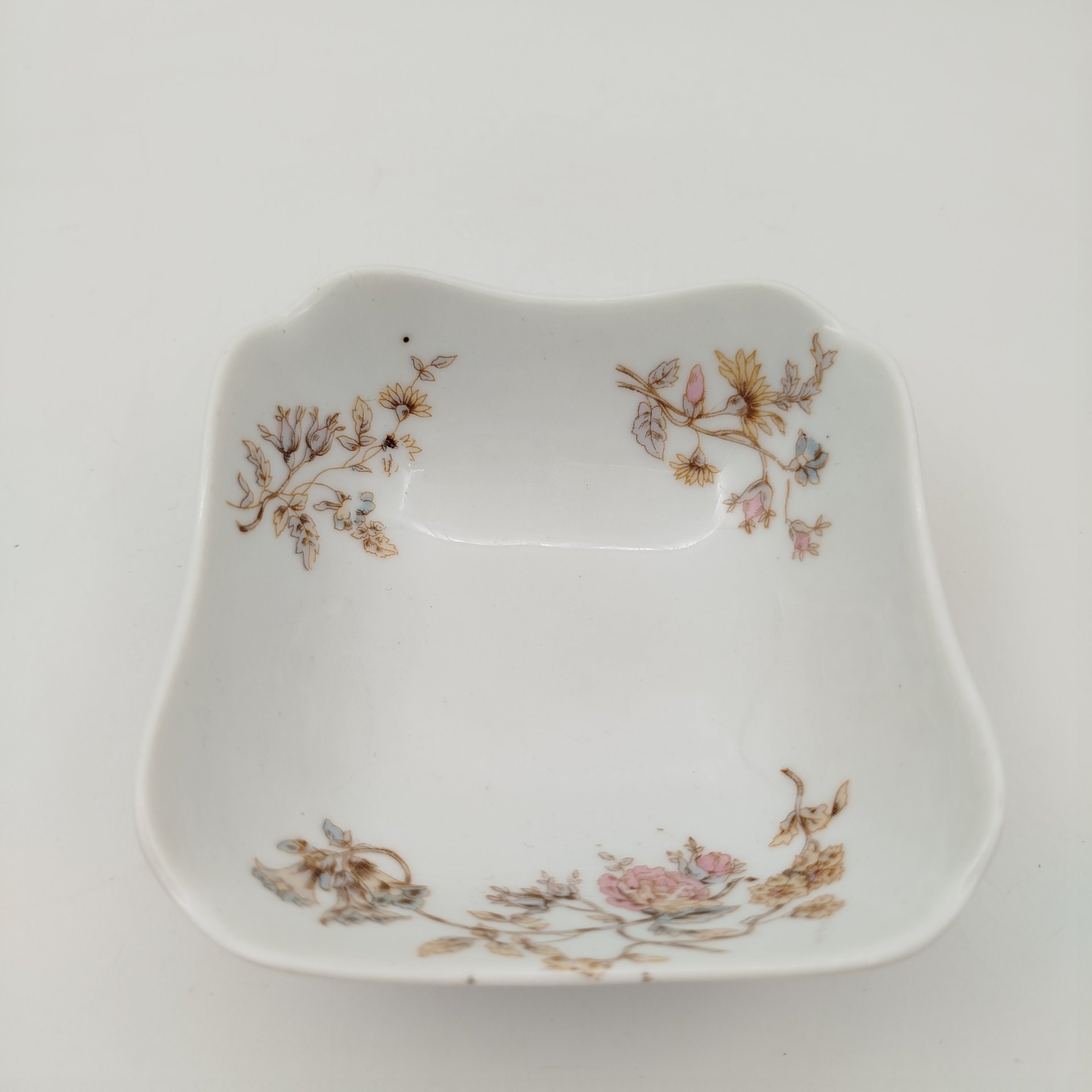 Креманка (розетка) с цветочным декором, фарфор, деколь, Товарищество М.С. Кузнецова, Российская империя, 1890-1910 гг.